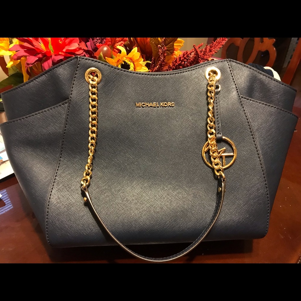 Michael Kors Jet Set Travel Shoulder Tote
